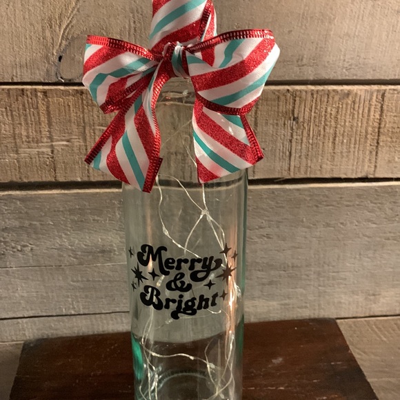 ‘Merry & Bright’ Wine Bottle Lantern - Picture 3 of 9